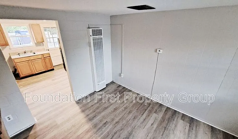 240 W High St #10 — Photo 5