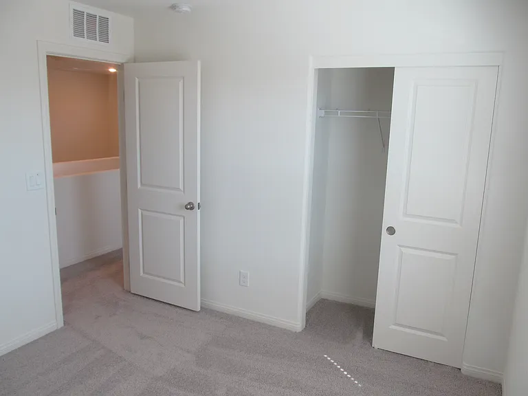 8110 Oakwood Bend Ave — Photo 21