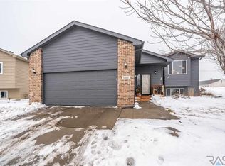 5501 S Tierney Pl, Sioux Falls, SD 57108
