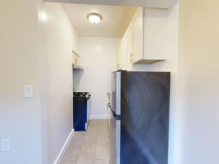 1520 Gough Street — Photo 3