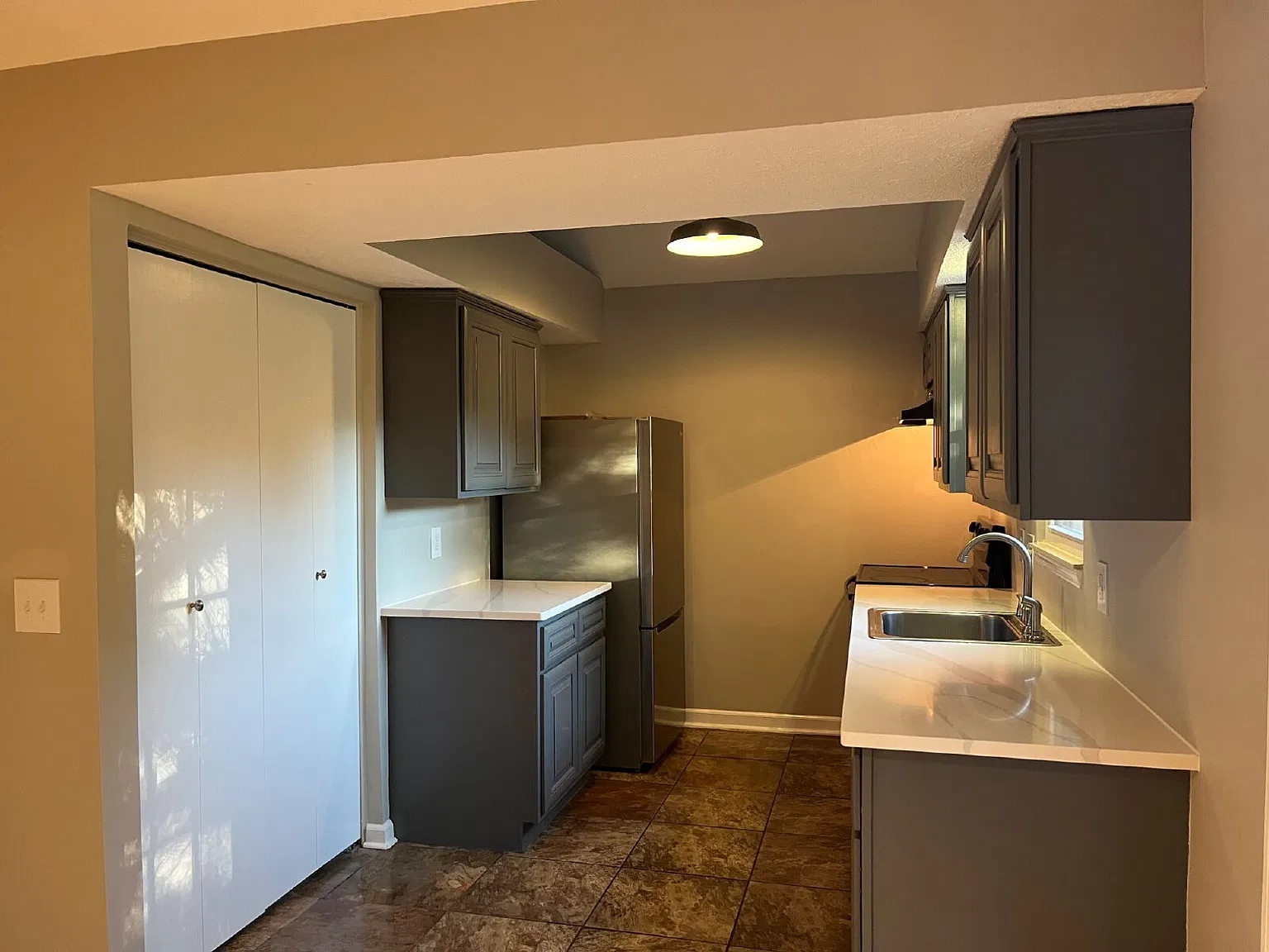 3 bed, 1.5 bath, 1036 sqft, $1,750 — Photo 3