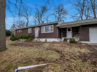 24 E Pratte Ave, Taftville, CT 06380
