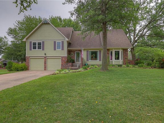 2nd image of 3003 Oakview Dr