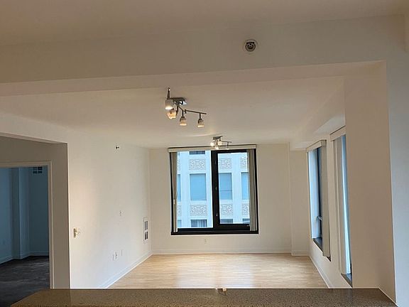 5th image of 199 New Montgomery St Unit 907
