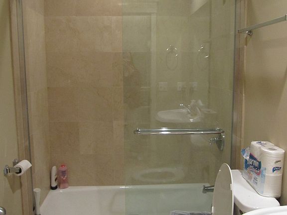 2nd image of 4339 N Ashland Ave #G