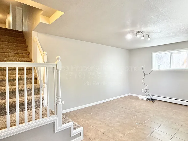 2528 Tremont St — Photo 16