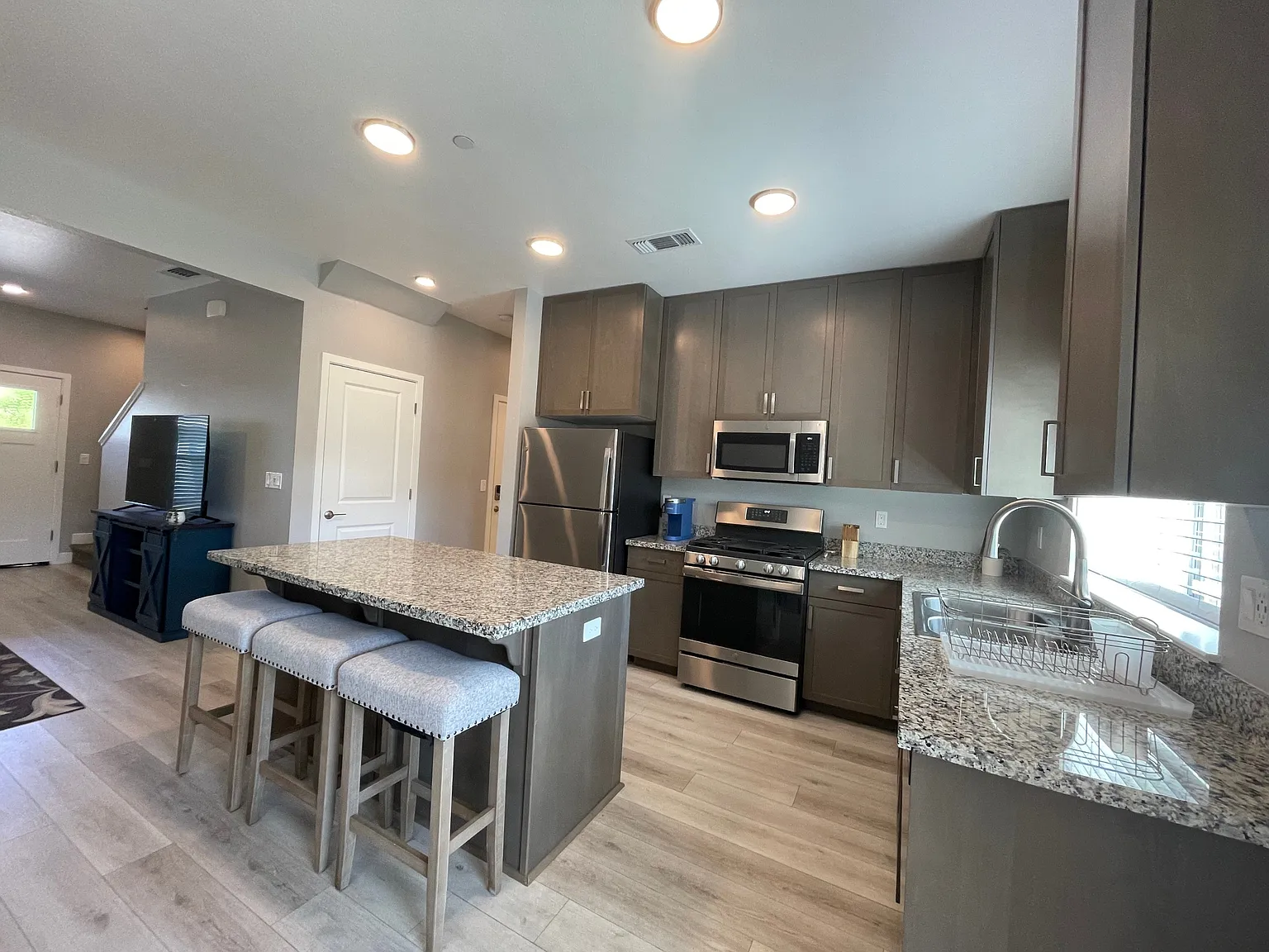 Aspen Creek Apartments — Photo 2