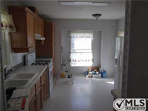 4th image of 1001 S Hale Ave Space 34