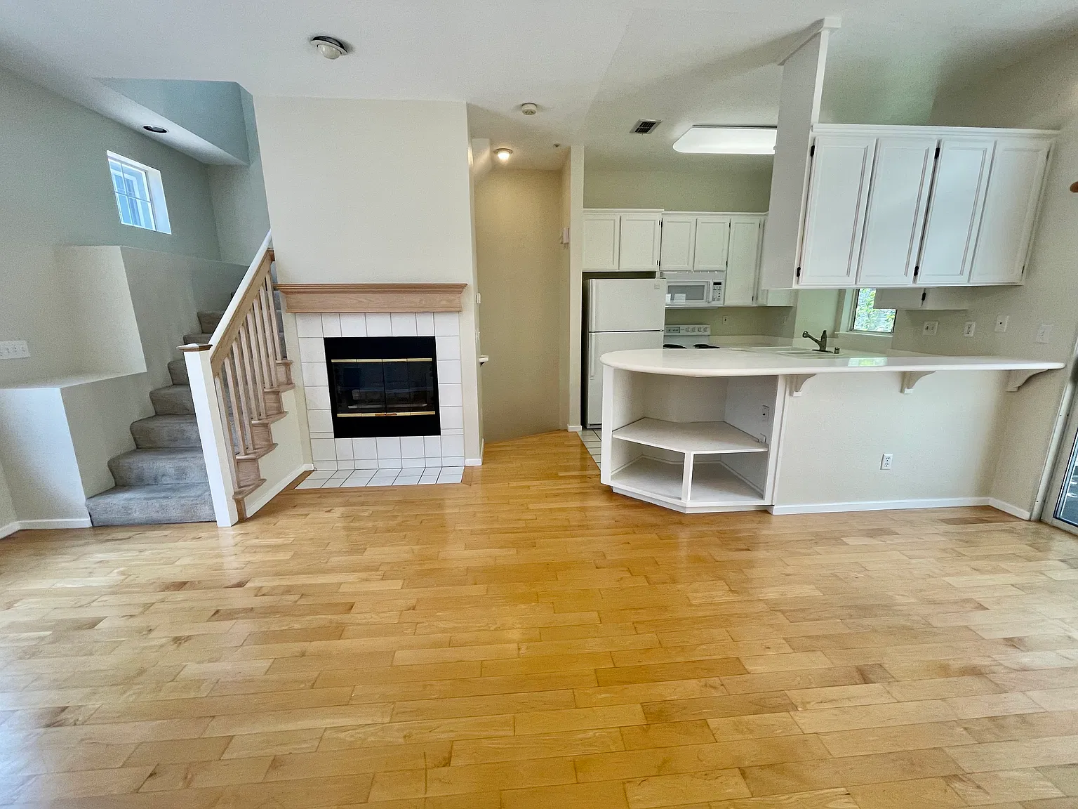2 bed, 1191 sqft, $3,775 — Photo 2