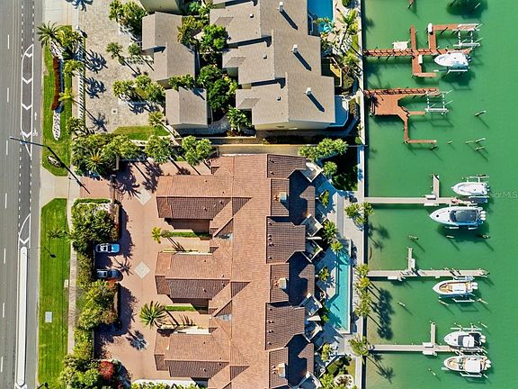 3rd image of 740 Pinellas Bayway