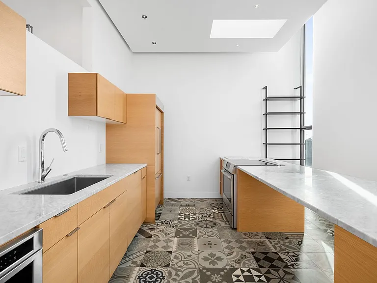 1125 W 37th Ave — Photo 9