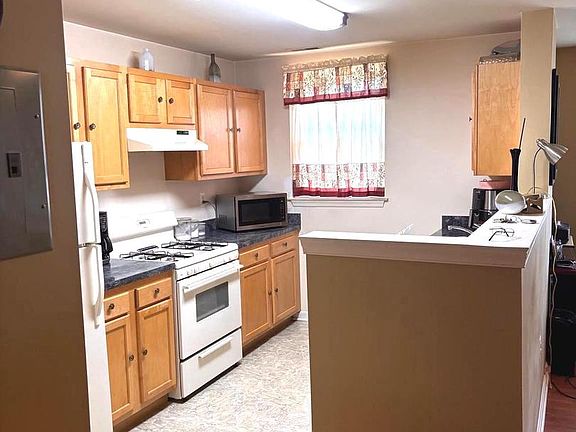 2nd image of 1240 Holbrook Ter NE APT 101