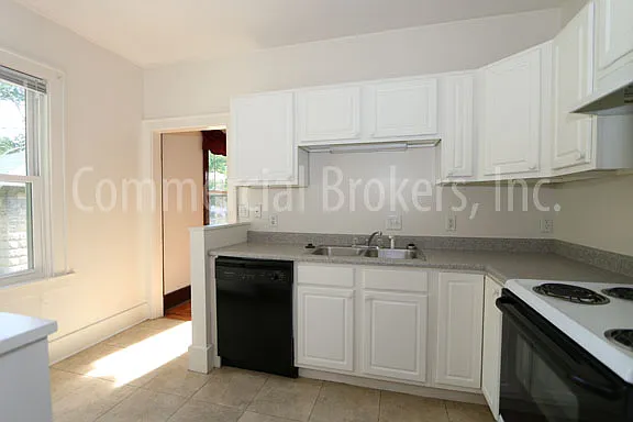 850 N Salisbury St — Photo 28