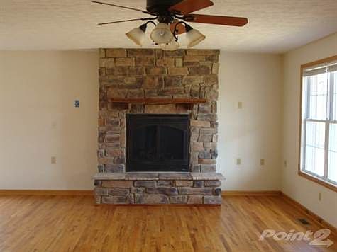 101 Broken Arrow LR fireplace