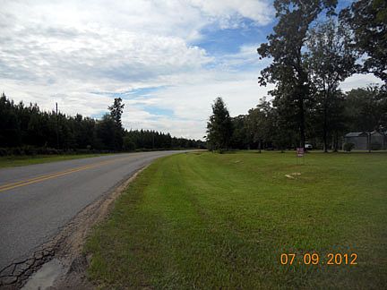 3rd image of 136 Highway 1044