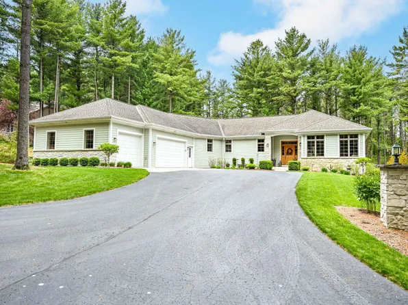 7855 Indian Lore ROAD #4, West Bend, WI 53090