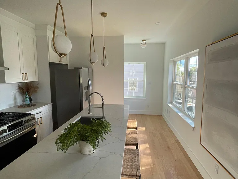 237 Boyden Ave — Photo 17