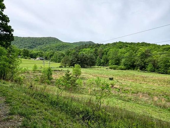 5th image of Pleasant Valley Ln