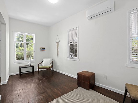 4th image of 249 Columbia Pl #251