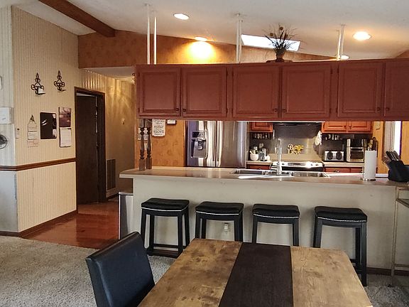 4th image of 232 Island Creek Rd