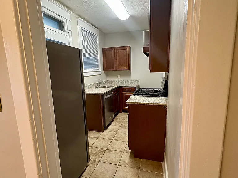 1115 Ray Ave — Photo 9