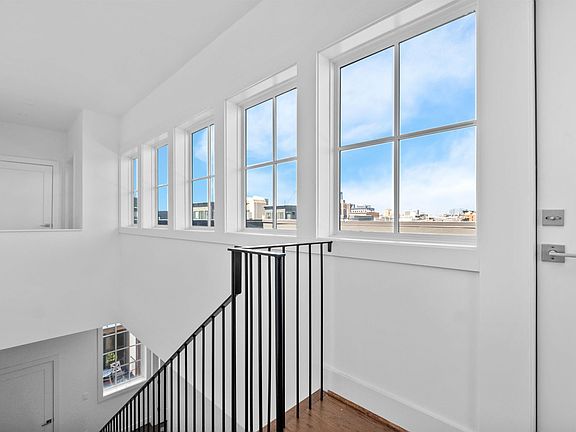 5th image of 2387 1st Ave S