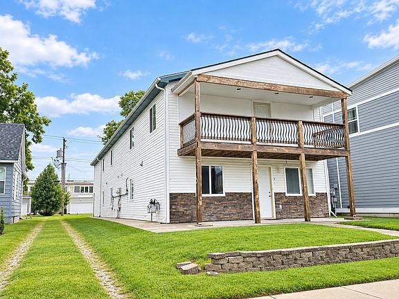 2nd image of 2225 R St #1