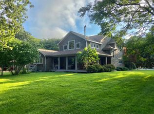 12 Yew St, East Hampton, NY 11937