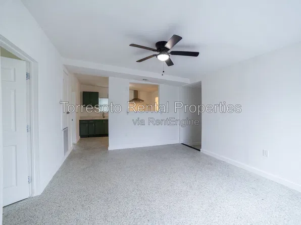 823 N Trinity St, San Antonio, TX 78207