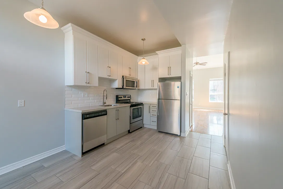 47 King William St - 51 1/2 — Photo 4