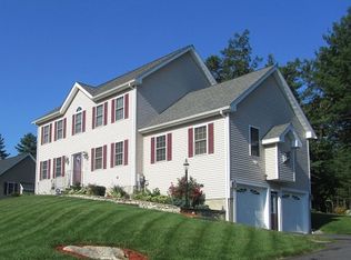 7 Shakespeare St, Tyngsboro, MA 01879