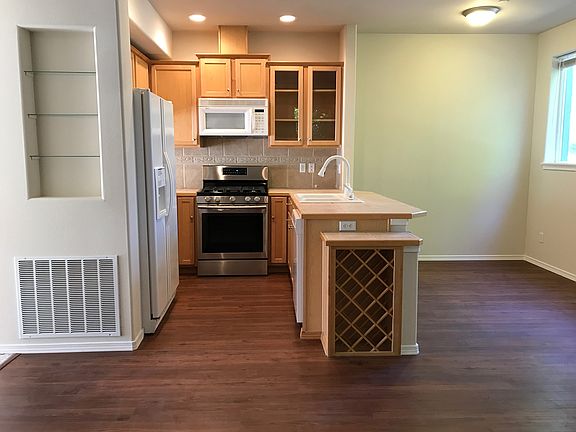 3rd image of 14860 SE 16th St APT 13