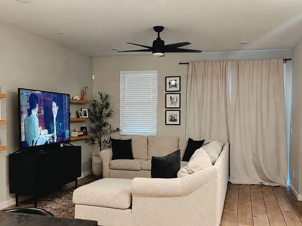 18387 W Jessie Ln