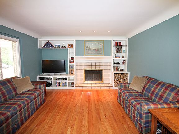 3rd image of 38250 Shana Dr