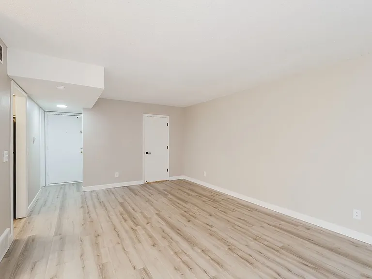 Hunters Glen Apartments — Photo 32