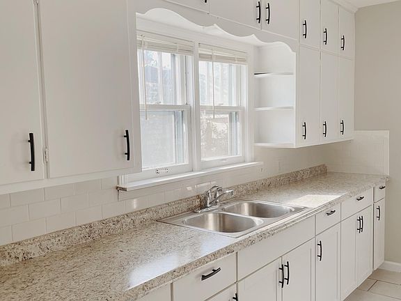 2nd image of 306 N Connor Ave