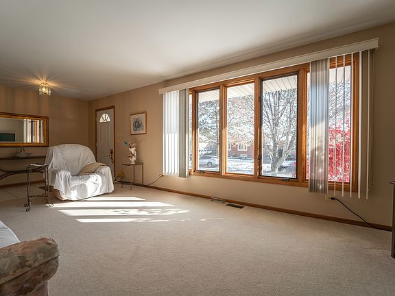 5th image of 10824 S Avenue E