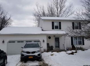 68 Colonial Rd, Stillwater, NY 12170