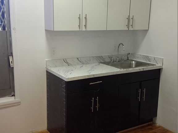 4th image of 799 Putnam Ave APT 4B