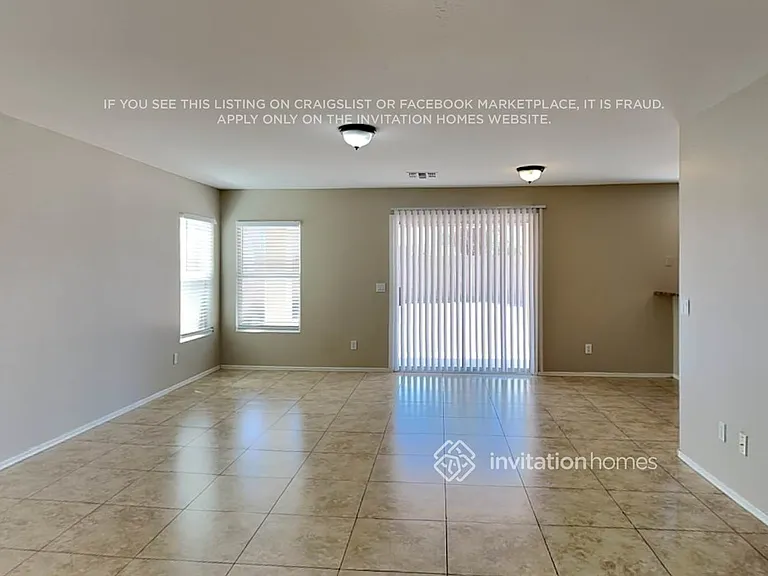 11821 W Laurel Ln — Photo 5