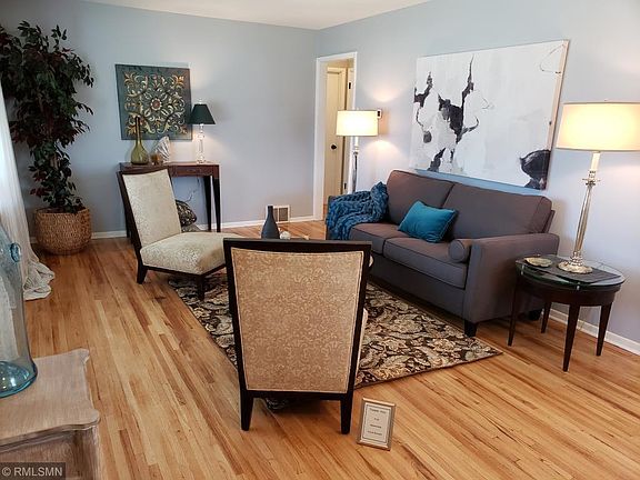 3rd image of 6839 Columbus Ave