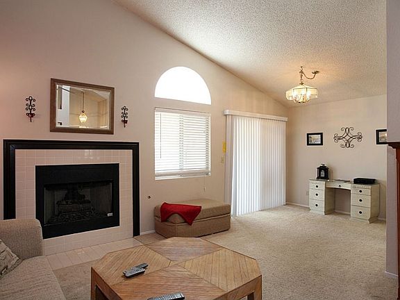 Neutral Colors in Living/Dining Area