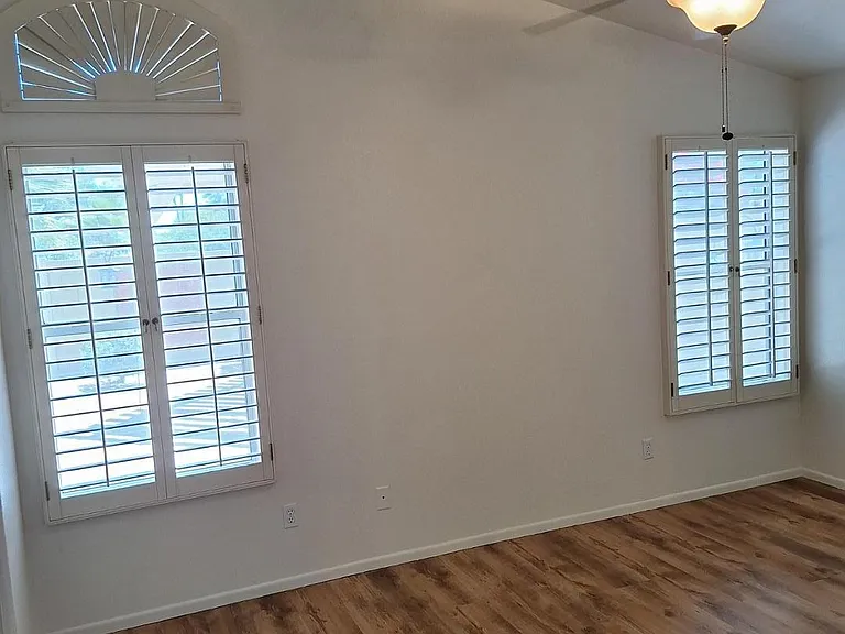 4333 E Hartford Ave — Photo 8