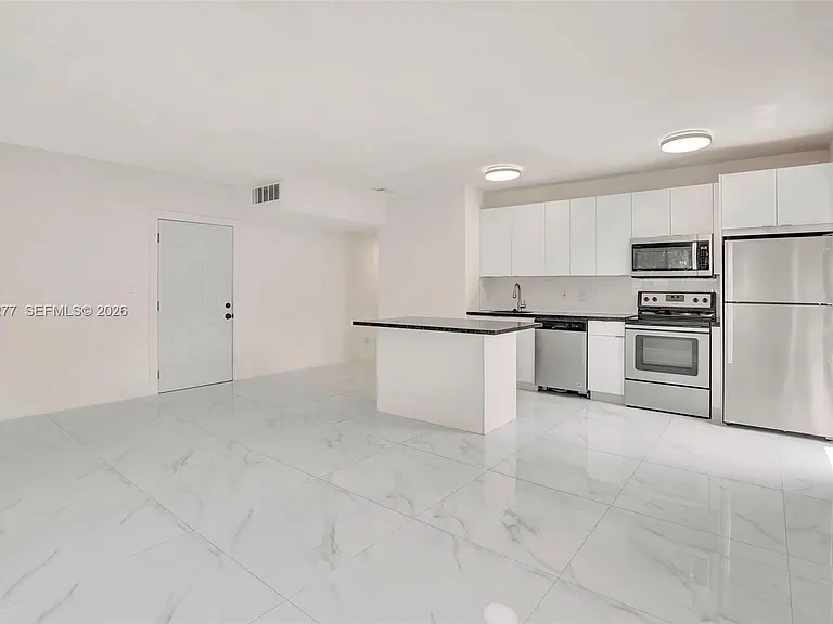 5731 NE 18th Ave #1 — Photo 4
