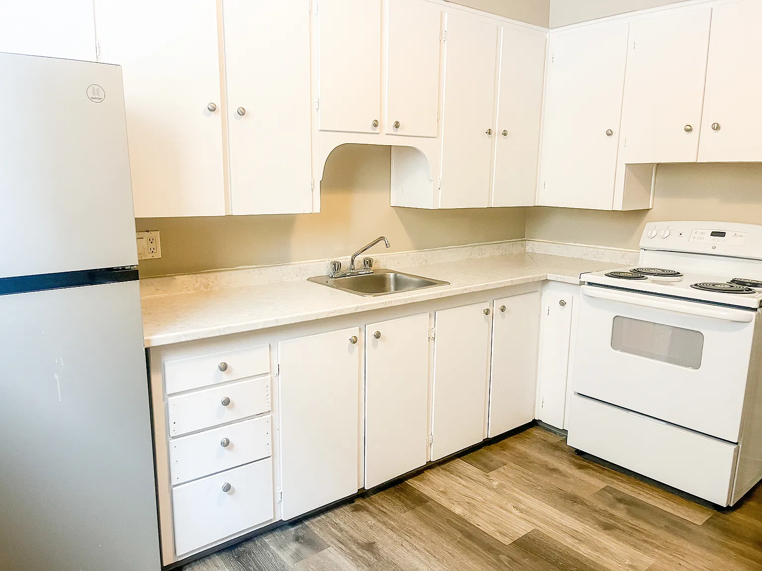Par 2835 Apartments — Photo 4