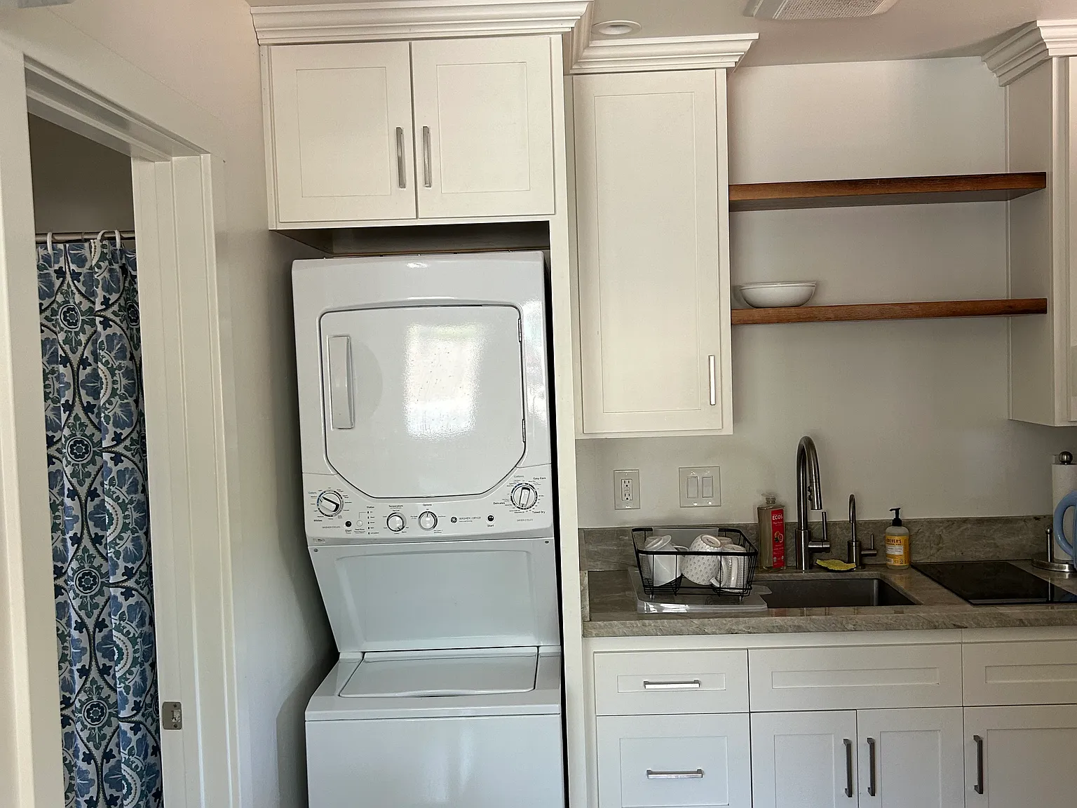 Studio, 400 sqft, $2,500 — Photo 3