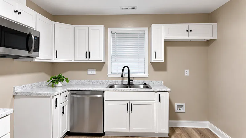 3 bed, 1.0 bath, $1,350 — Photo 4