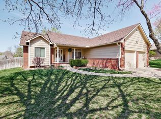 1512 E McClelland Dr, Derby, KS 67037