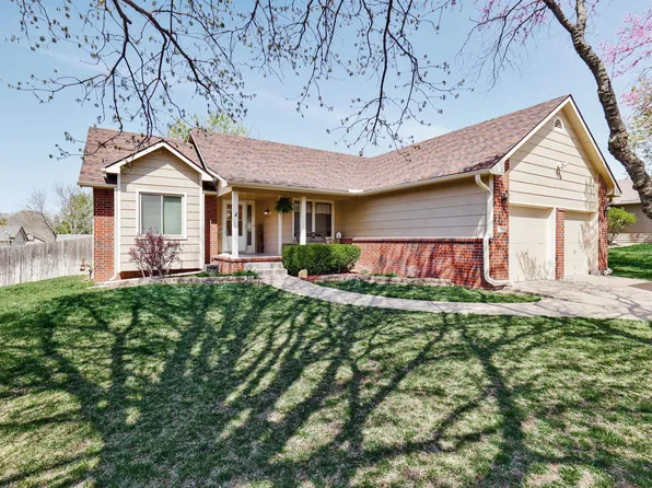 1512 E McClelland Dr, Derby, KS 67037