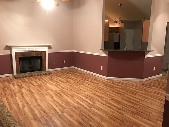 4th image of 61 Pullman Ln